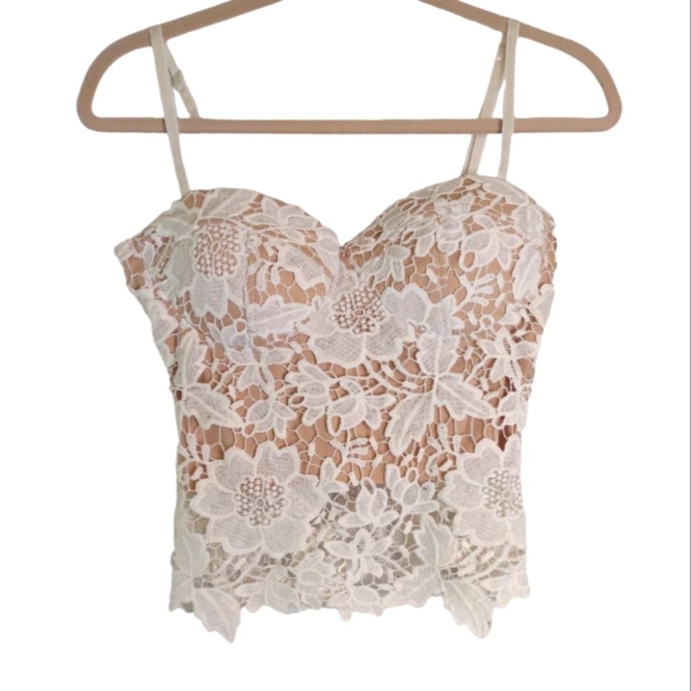 Sans Souci Crochet Lace Crop Top Size L Nude NWT